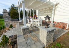 Weathered Multi-Colored  Versa-Lok with Weathered Multi-Colored Estate Pavers