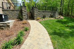 Ridge Rock Chestnut Blend Straight Face with Non-weathered Hickory Blend Estate Pavers